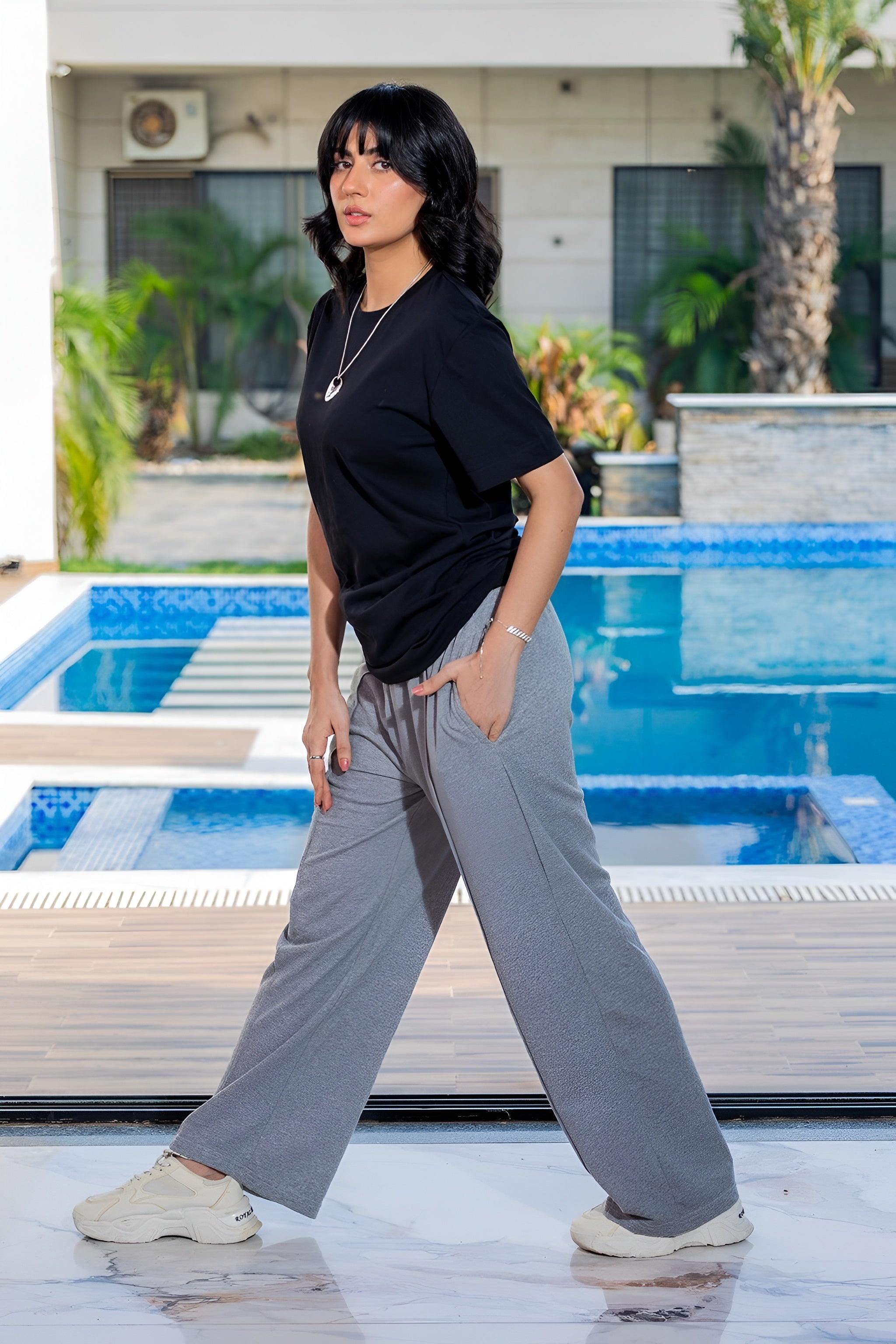 Classic Black Crew Neck T-Shirt – Women's Timeless Cotton